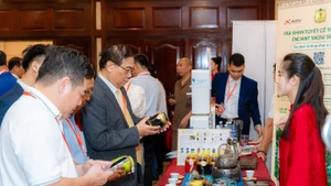  「三者協力」が透明性の高い責任ある持続可能なデジタル取引の管理と発展を後押しする。（写真はイメージ、出典：ビック・リエン）