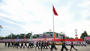 8月30日午前に行われたリハーサルでは、中国、ロシア、ラオス、カンボジアの4カ国の国際軍事代表団がバーディン広場でのパレードに参加した。（写真：NDO）