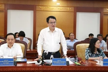 財務副大臣のチャン・クオック・フオン氏が、2025年の公共投資支出実施に関する会議の議長を務めた。