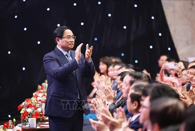 2025年12月12日、ハノイで開催された第11回国家対外情報発信授賞式に出席したファム・ミン・チン首相（写真：VNA）