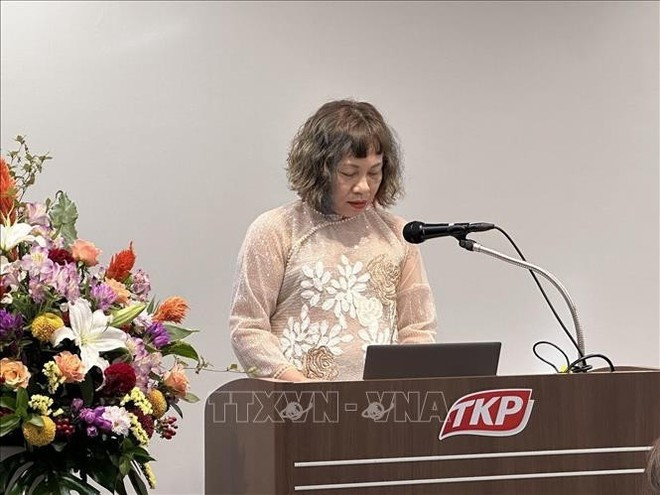 ベントで発言するベトナムユネスコ協会連盟副理事長 兼「Ngay Nay（今日）」誌副編集長のグエン・レ・ハン氏（写真：VNA）