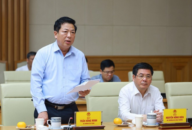 チャン・ホン・ミン建設大臣が会議で発言（写真：VNA）