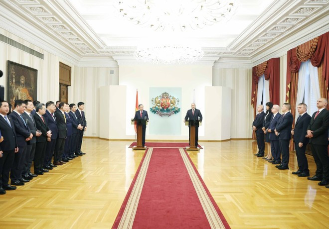 10月23日、ソフィアでの記者会見の様子（写真：VNA）