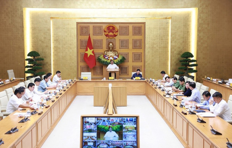 ファム・ミン・チン首相は、台風10号の甚大な被害からの復旧状況を確認し、現在接近中の台風 11号への備えを協議するため、テレビ会議を主宰した。（写真：VNA）