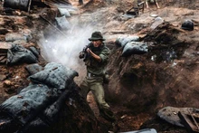 映画「赤い雨（Mua Do）」の一場面。（写真：ギャラクシー・スタジオ）