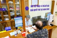 データに基づく行政手続きの簡略化により、手続き完了までの所要時間が短縮される。（写真：H.N）