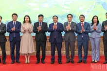 ファム・ミン・チン首相と外務省の指導部（写真：チャン・ハイ）