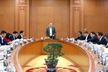 作業会議の様子（写真：ダン・コア）