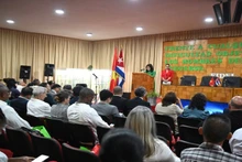 グリーンエコノミー研究所の所長であるズオン・ビック・ディエップ氏は、ハバナで開催された「ベトナム・キューバ農業バイオテクノロジーおよび自然医療ネットワーク」発足式でスピーチを行った。