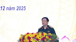 グエン・チョン・ギア大将が会合で挨拶を述べた。