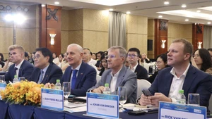 2025年10月17日、ホーチミン市で開催された「ベトナム・EU 経済・貿易協力フォーラム」の参加者たち（写真：VNA）