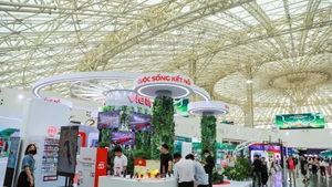 ベトナム国内ブランドのブース（写真：VNA）