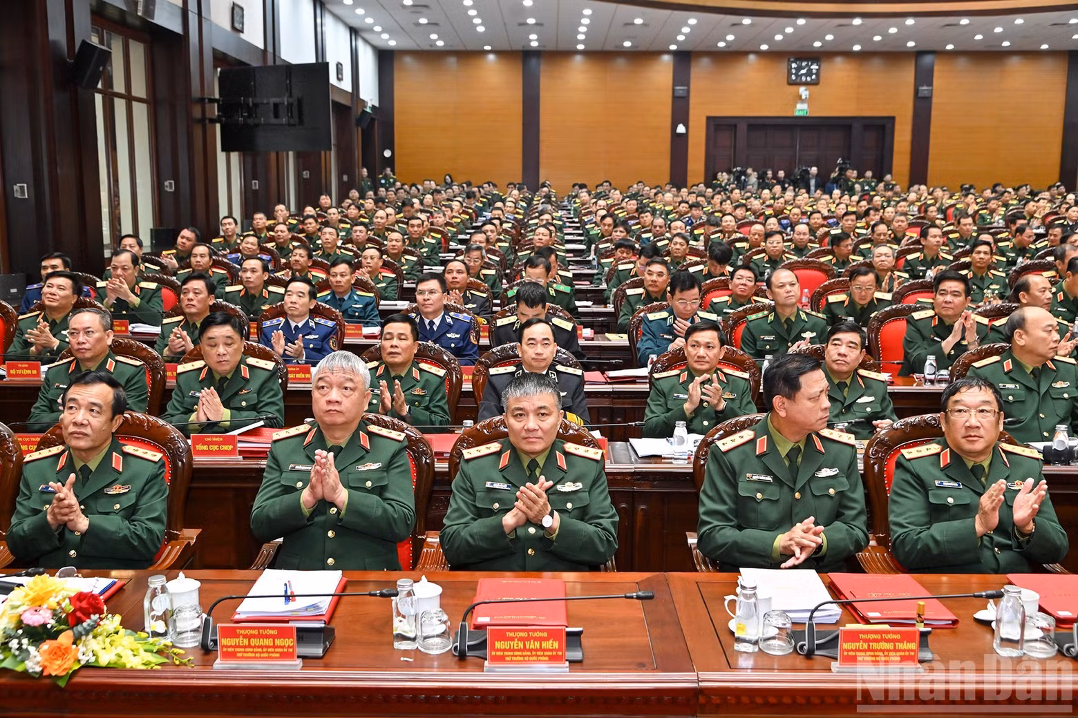 2025年全国政治・軍事会議に出席する代表者たち