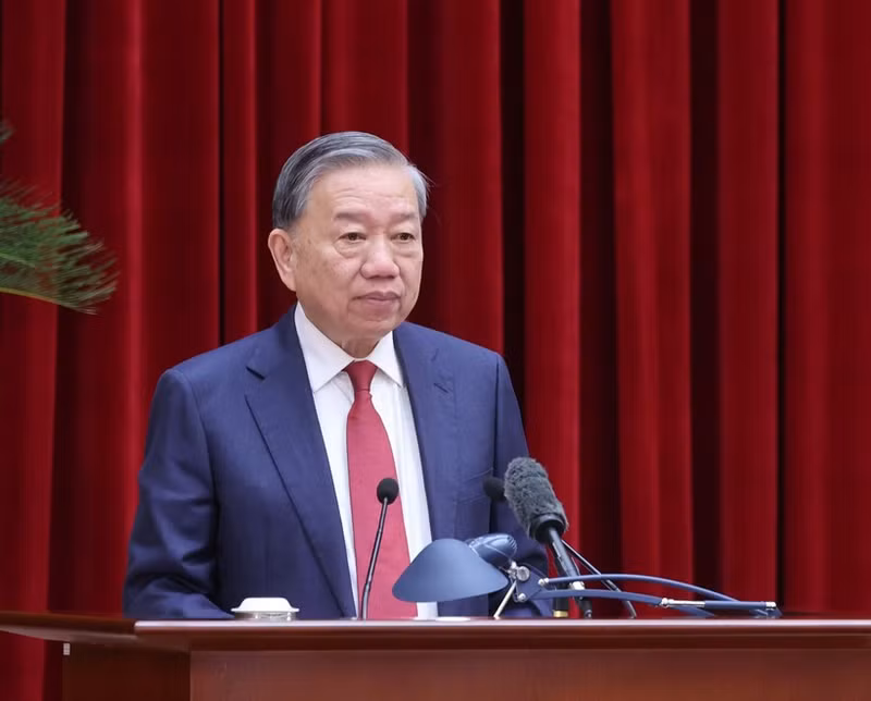 党書記長のトー・ラム氏は、11月5日に開幕した第13期党中央執行委員会第14回総会の開会演説を行った。（写真：VNA）