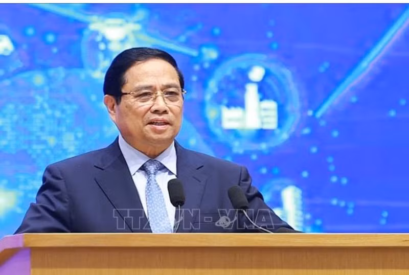 フォーラムで演説するファム・ミン・チン首相（写真：VNA）