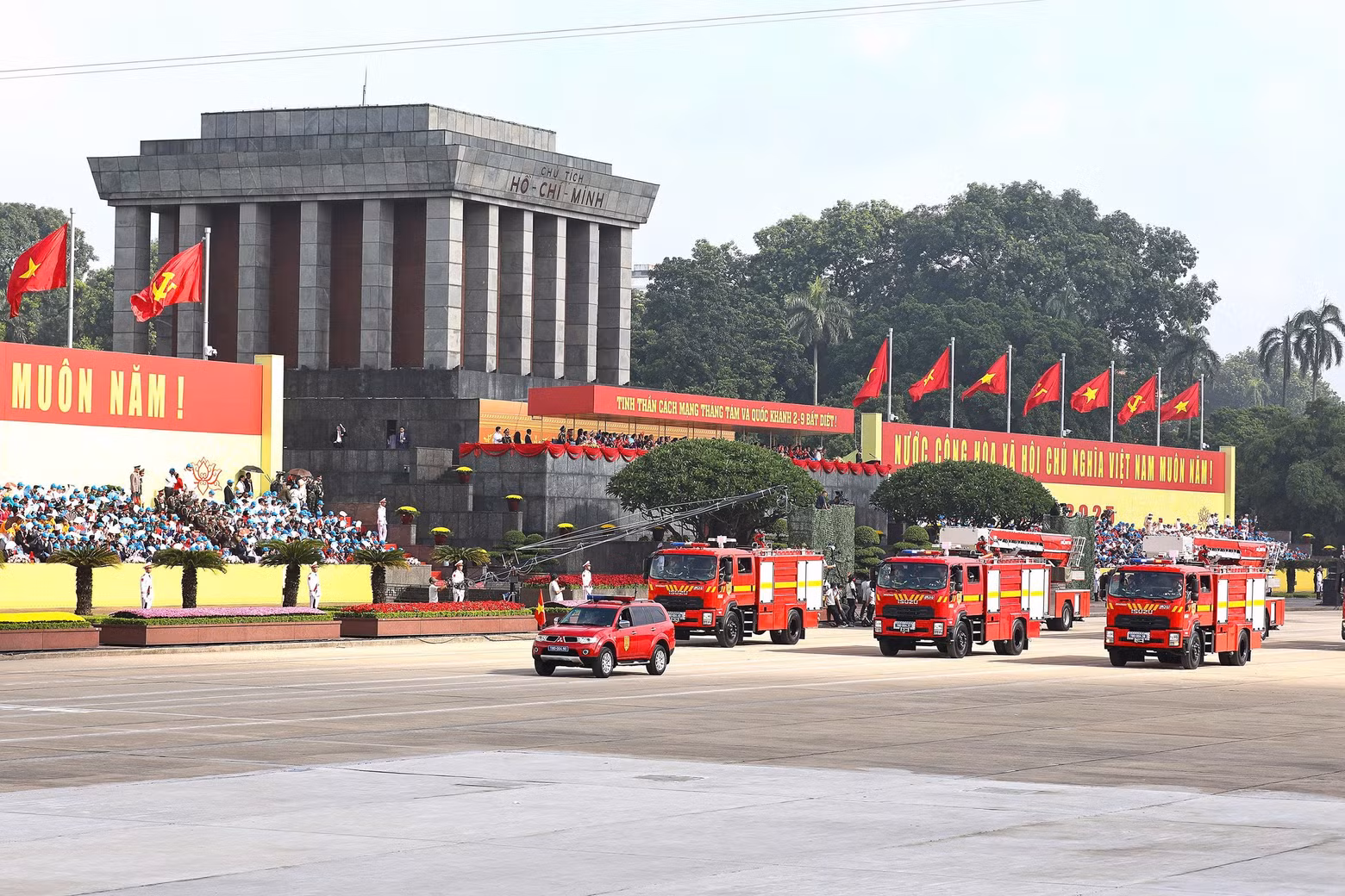 20-khoi-khi-tai-quan-su-hien-dai-tren-quang-truong-ba-dinh-trong-ngay-dai-le.jpg