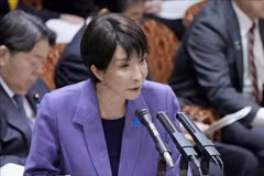 2025年12月16日の参院予算委員会で発言する高市早苗首相（写真：共同通信／VNA）
