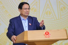 ファム・ミン・チン首相は11月4日、ハノイで第20回IUU漁業対策国家指導委員会の会議を主宰した。（写真：VNA）