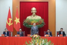 歓迎式典で挨拶するトー・ラム書記長（中央）（写真：VNA）