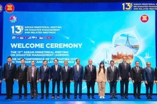 会議に出席した各国の代表者