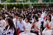 新学期の初日、生徒の顔には喜びがあふれ、革新と創造の精神に満ちた、実り多い一年への自信と期待が感じられた。