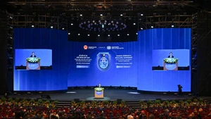 写真で見る：ハノイ条約署名式 ベトナム国家主席と国連事務総長が共同主催