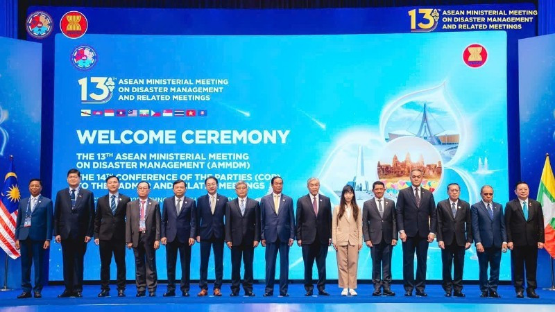 会議に出席した各国の代表者