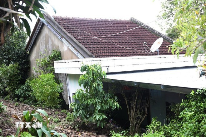 ダクラク省で洪水により損壊した住宅（写真：VNA）