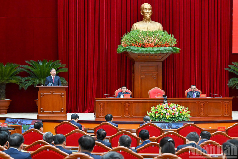 トー・ラム書記長が会議で発言した。
