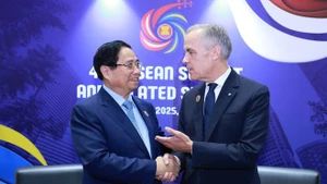 ベトナム首相 ASEAN首脳会議に合わせカンボジア、カナダ、ブラジルと首脳会談