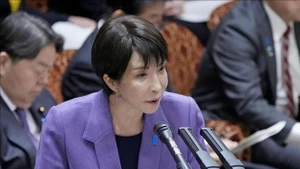 2025年12月16日の参院予算委員会で発言する高市早苗首相（写真：共同通信／VNA）