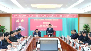 党中央書記局常務のチャン・カム・トゥ氏が、11月7日にハノイで行われた引継ぎ式で発言した。（写真：VNA）