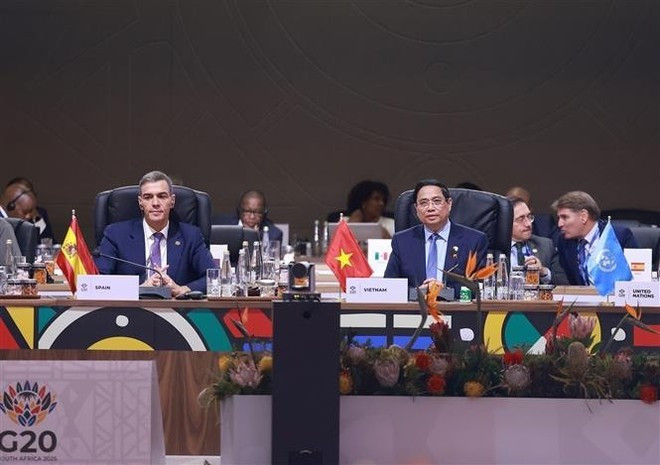 ファム・ミン・チン首相（右）がG20サミット第3セッションで発言する様子（写真：VNA）