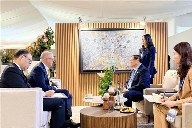 ファム・ミン・チン首相とオーストラリアのアンソニー・アルバニージー首相との会談の様子（写真：VNA）