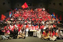 「心の中の祖国：The concert film」に若者たちの関心が高まっている。